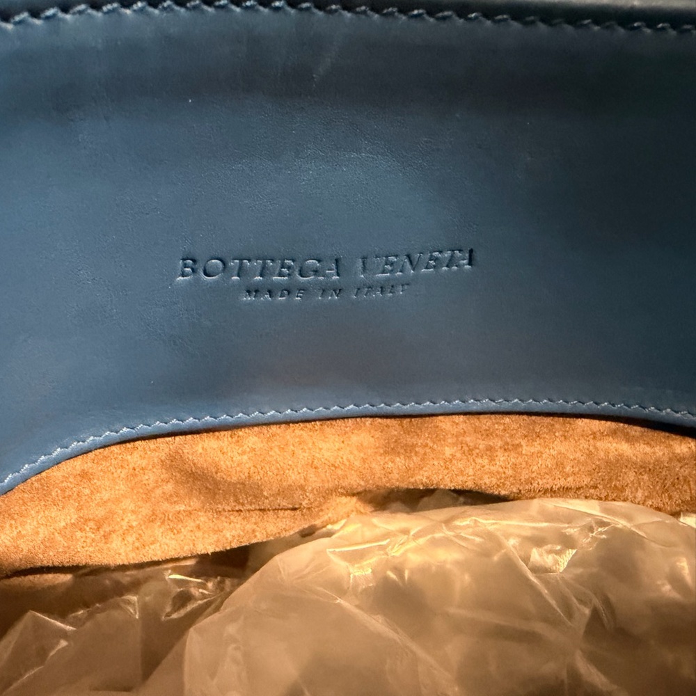 Bottega Veneta Blue Intrecciato Tote medium - Picture 7 of 9